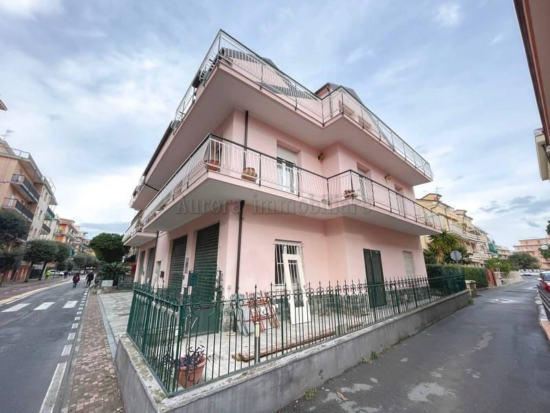 appartamento in vendita a Borghetto Santo Spirito