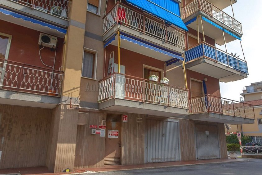 appartamento in vendita a Borghetto Santo Spirito