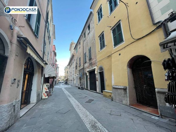 negozio in vendita a Borghetto Santo Spirito