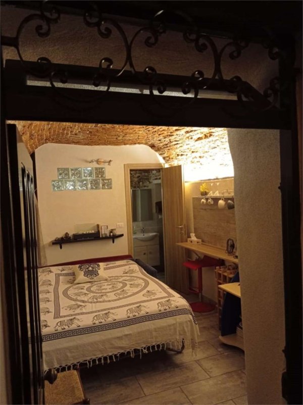 locale di sgombero in vendita a Borghetto Santo Spirito