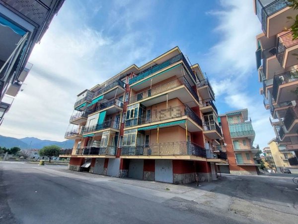 appartamento in vendita a Borghetto Santo Spirito
