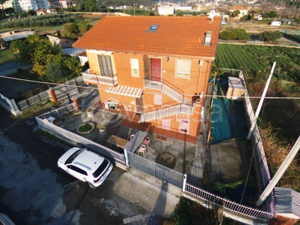 casa indipendente in vendita a Borghetto Santo Spirito