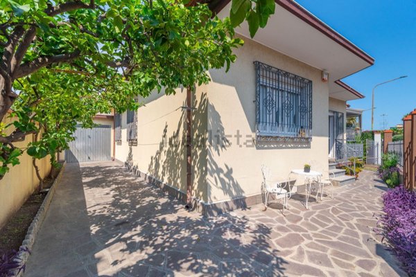 casa indipendente in vendita a Borghetto Santo Spirito