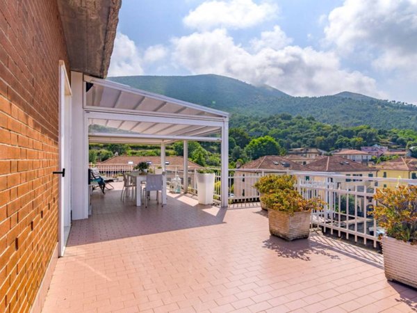 appartamento in vendita a Borghetto Santo Spirito