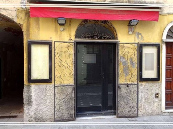 negozio in vendita a Borghetto Santo Spirito