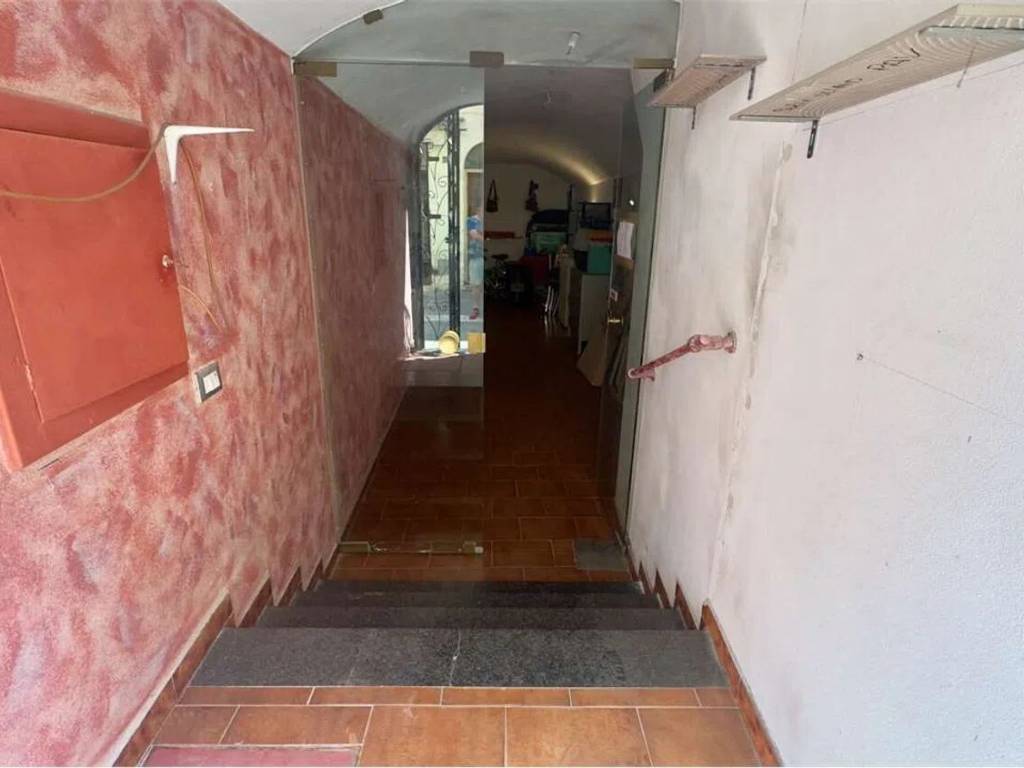 negozio in vendita a Borghetto Santo Spirito