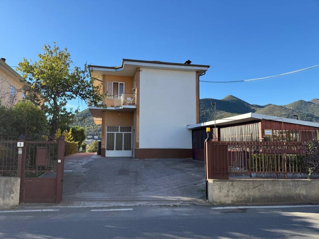 casa indipendente in vendita a Borghetto Santo Spirito