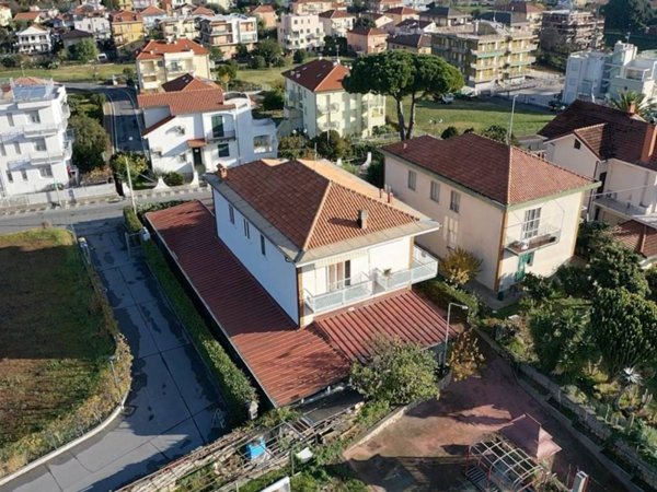casa indipendente in vendita a Borghetto Santo Spirito