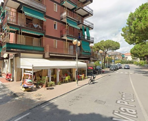 negozio in vendita a Borghetto Santo Spirito