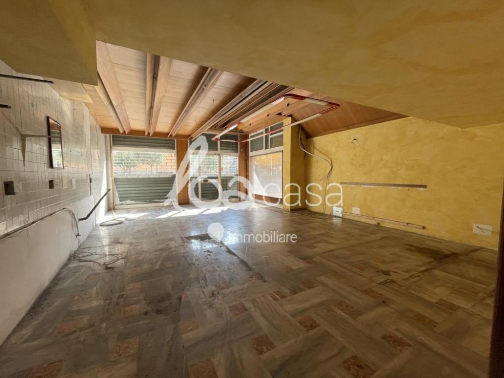 negozio in vendita a Borghetto Santo Spirito