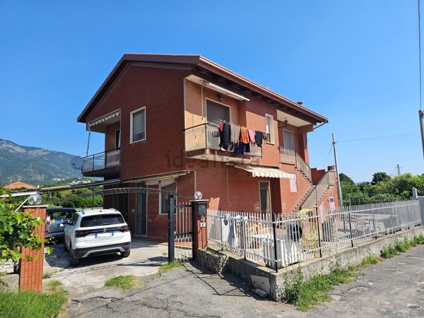 casa indipendente in vendita a Borghetto Santo Spirito