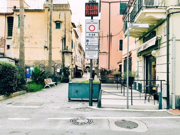 negozio in vendita a Borghetto Santo Spirito