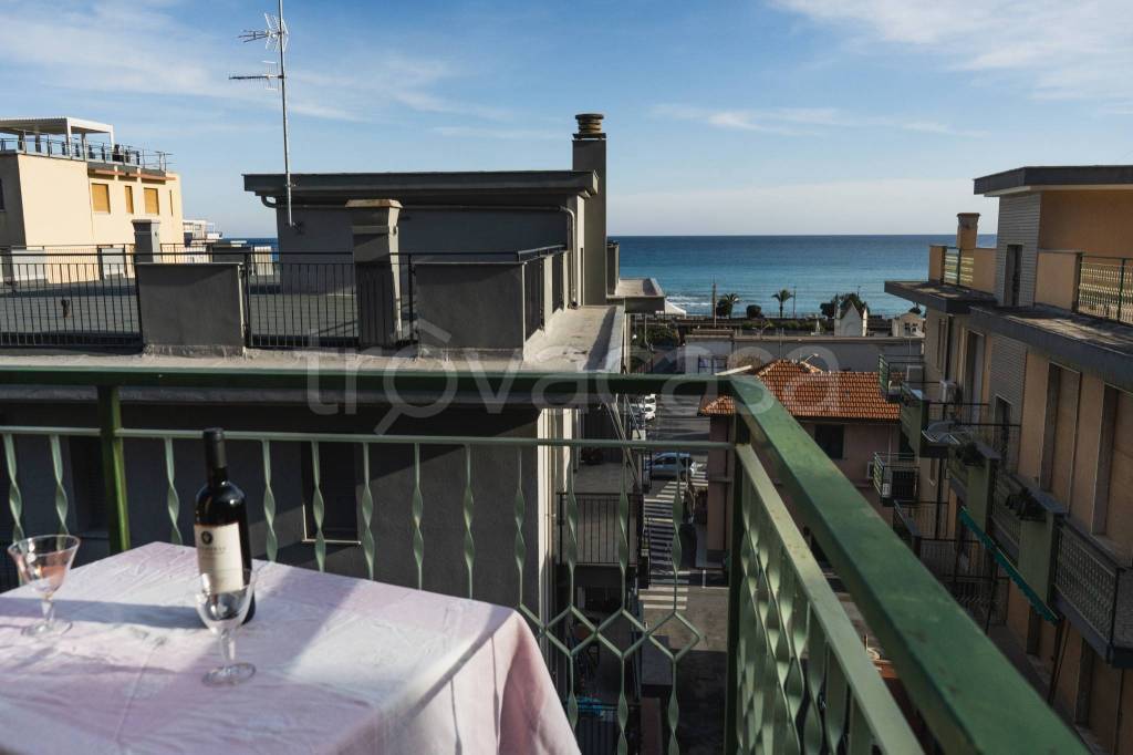 appartamento in vendita a Borghetto Santo Spirito