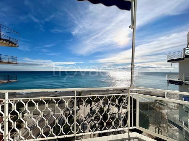 appartamento in vendita a Borghetto Santo Spirito