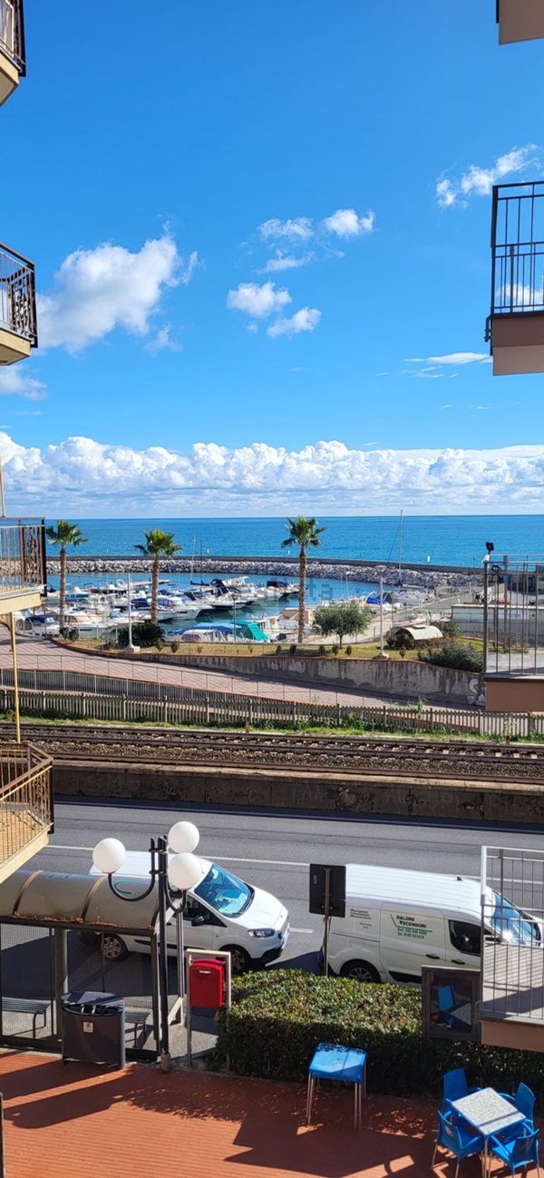 appartamento in vendita a Borghetto Santo Spirito