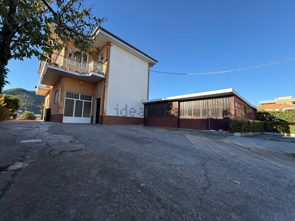 casa indipendente in vendita a Borghetto Santo Spirito