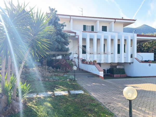 casa indipendente in vendita a Borghetto Santo Spirito