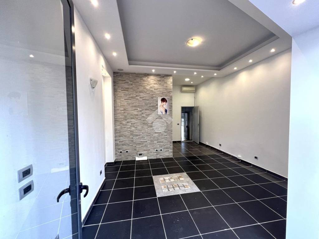 negozio in vendita a Borghetto Santo Spirito