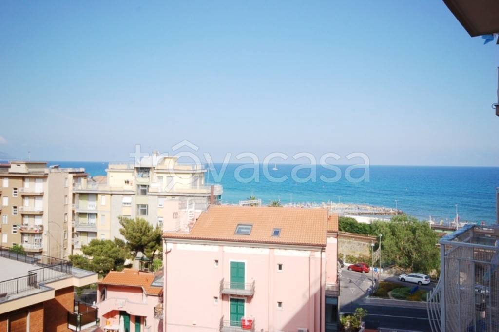 appartamento in vendita a Borghetto Santo Spirito