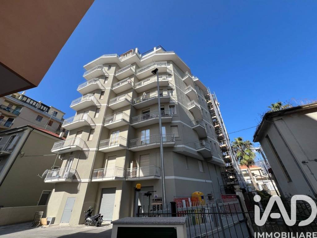 locale commerciale in vendita a Borghetto Santo Spirito