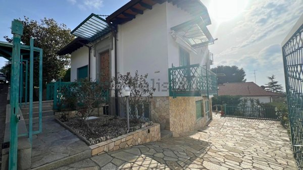 casa indipendente in vendita a Borghetto Santo Spirito
