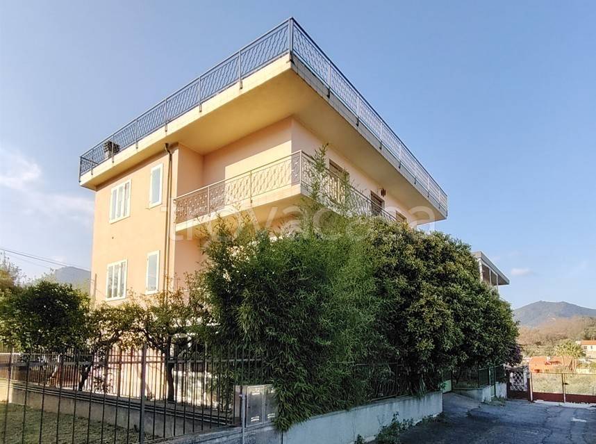 casa indipendente in vendita a Borghetto Santo Spirito