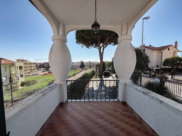 casa indipendente in vendita a Borghetto Santo Spirito