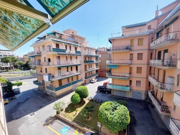 appartamento in vendita a Borghetto Santo Spirito