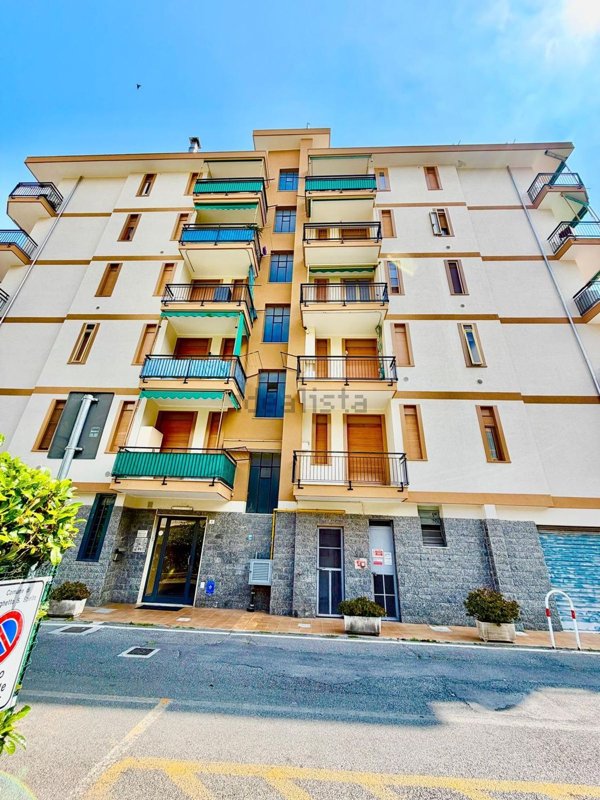 appartamento in vendita a Borghetto Santo Spirito