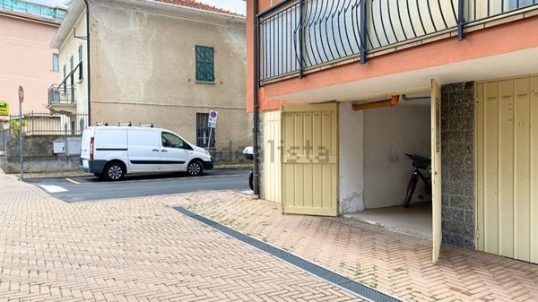 locale di sgombero in vendita a Borghetto Santo Spirito