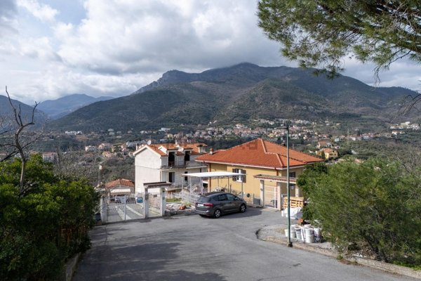 appartamento in vendita a Borghetto Santo Spirito