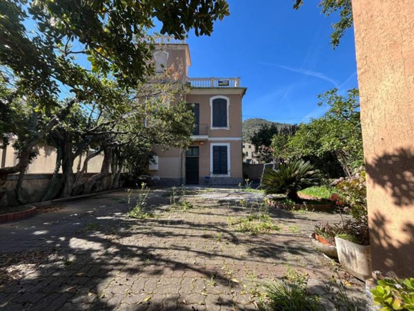 casa indipendente in vendita a Borghetto Santo Spirito
