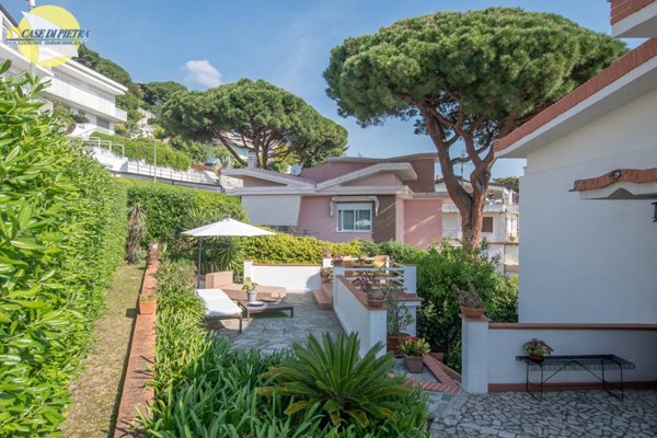casa indipendente in vendita a Borghetto Santo Spirito