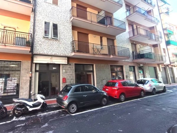 locale commerciale in vendita a Borghetto Santo Spirito