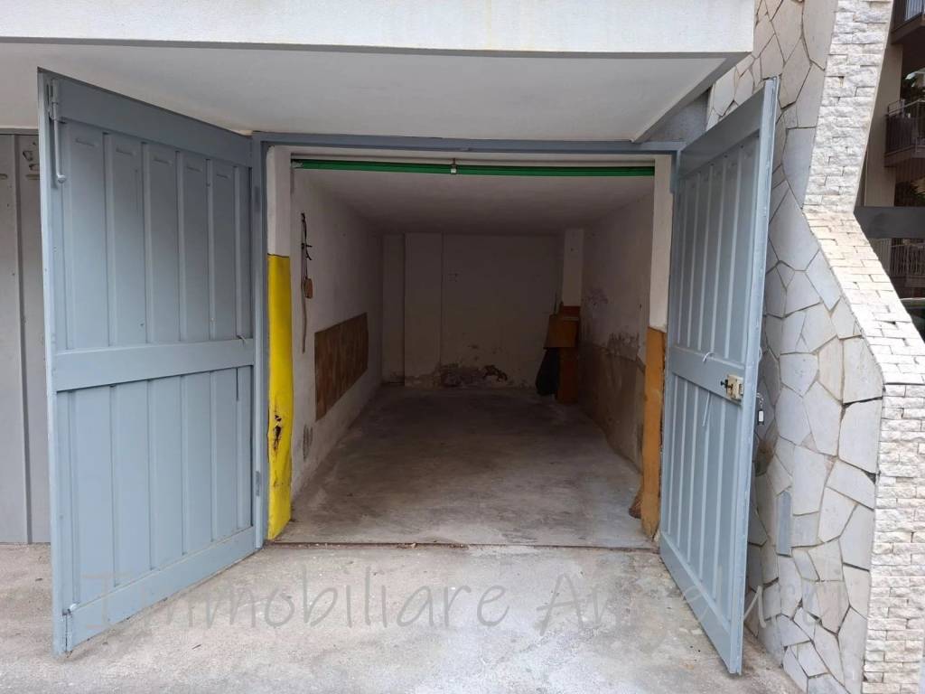 box auto in vendita a Borghetto Santo Spirito