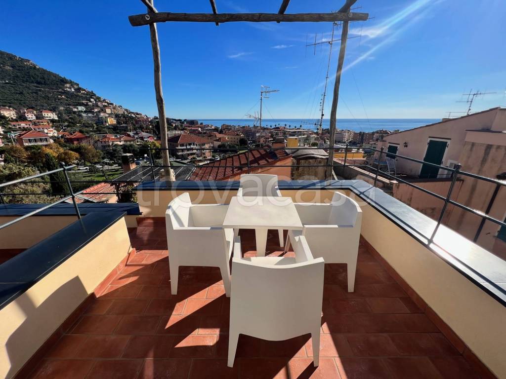 casa indipendente in vendita a Borgio Verezzi in zona Borgio