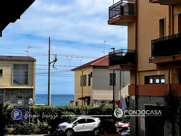 appartamento in vendita a Borgio Verezzi in zona Borgio