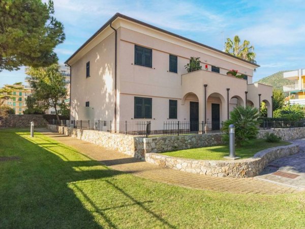 appartamento in vendita a Borgio Verezzi in zona Borgio