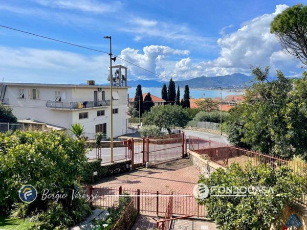 appartamento in vendita a Borgio Verezzi in zona Borgio