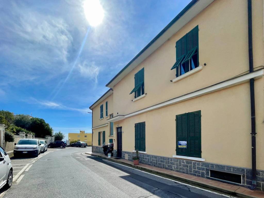appartamento in vendita a Borgio Verezzi in zona Borgio
