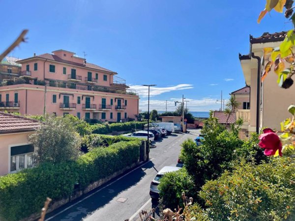 casa indipendente in vendita a Borgio Verezzi in zona Borgio