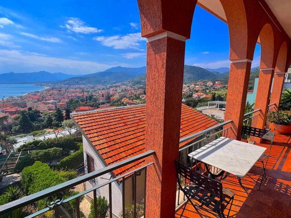 appartamento in vendita a Borgio Verezzi in zona Borgio