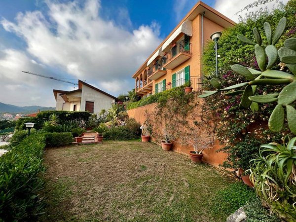 appartamento in vendita a Borgio Verezzi in zona Borgio