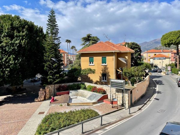 appartamento in vendita a Borgio Verezzi in zona Borgio