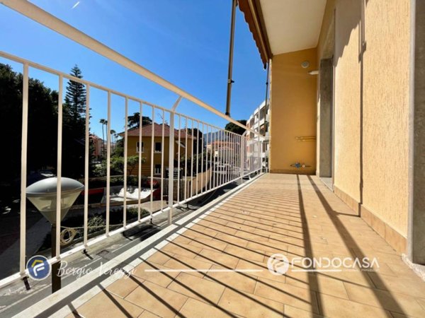 appartamento in vendita a Borgio Verezzi in zona Borgio