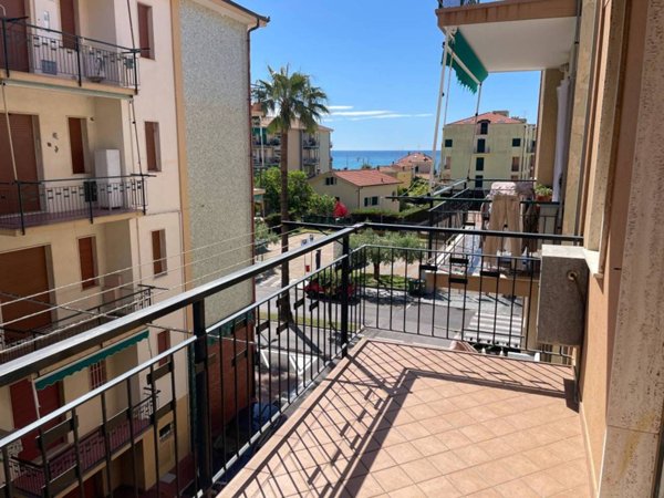 appartamento in vendita a Borgio Verezzi in zona Borgio