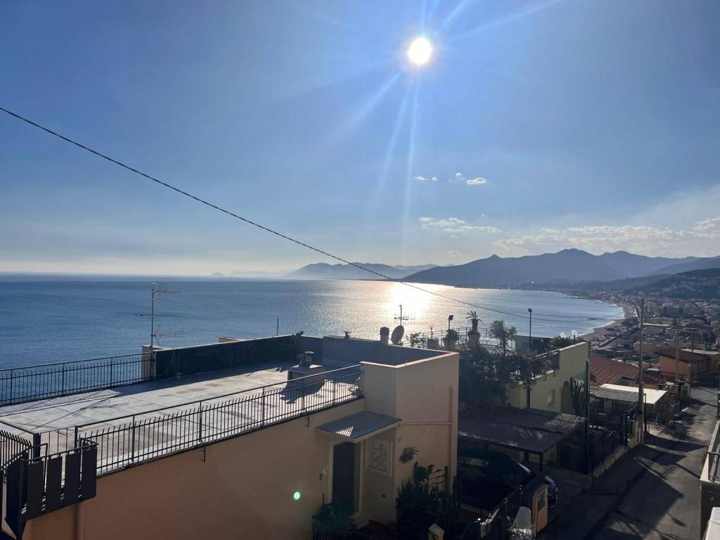 appartamento in vendita a Borgio Verezzi in zona Borgio