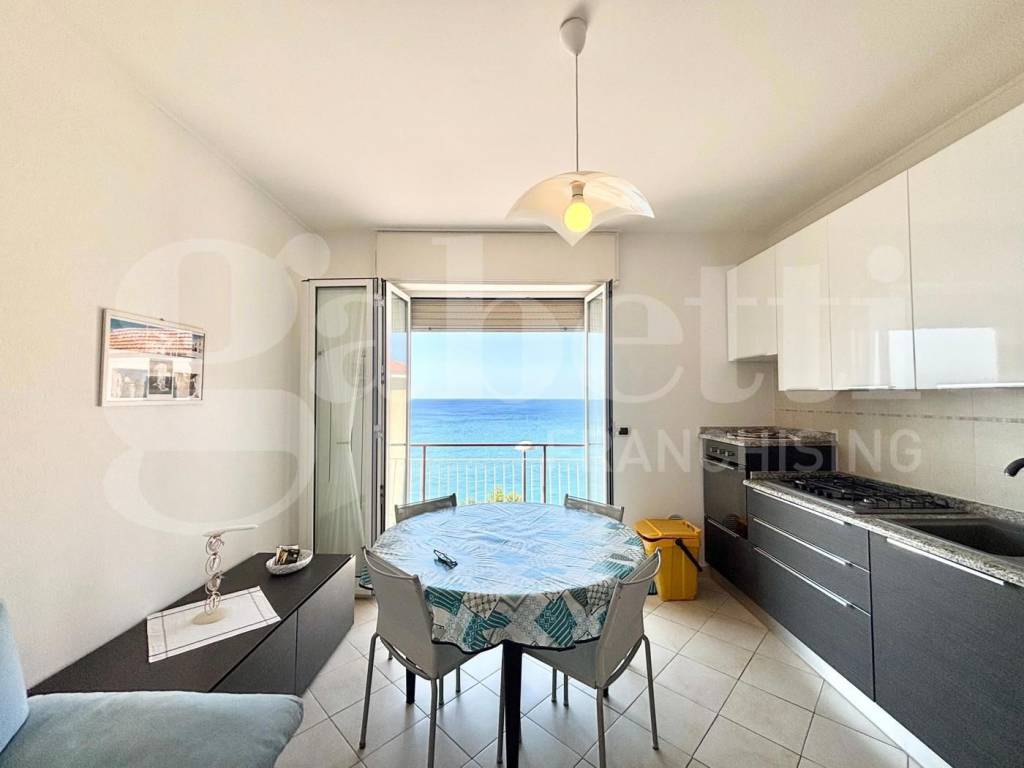 appartamento in vendita a Borgio Verezzi