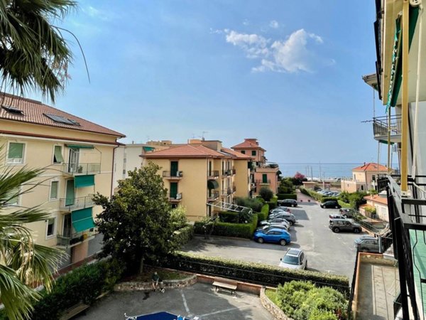 appartamento in vendita a Borgio Verezzi in zona Borgio