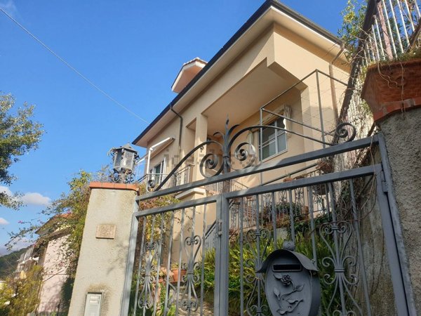 casa indipendente in vendita a Borgio Verezzi
